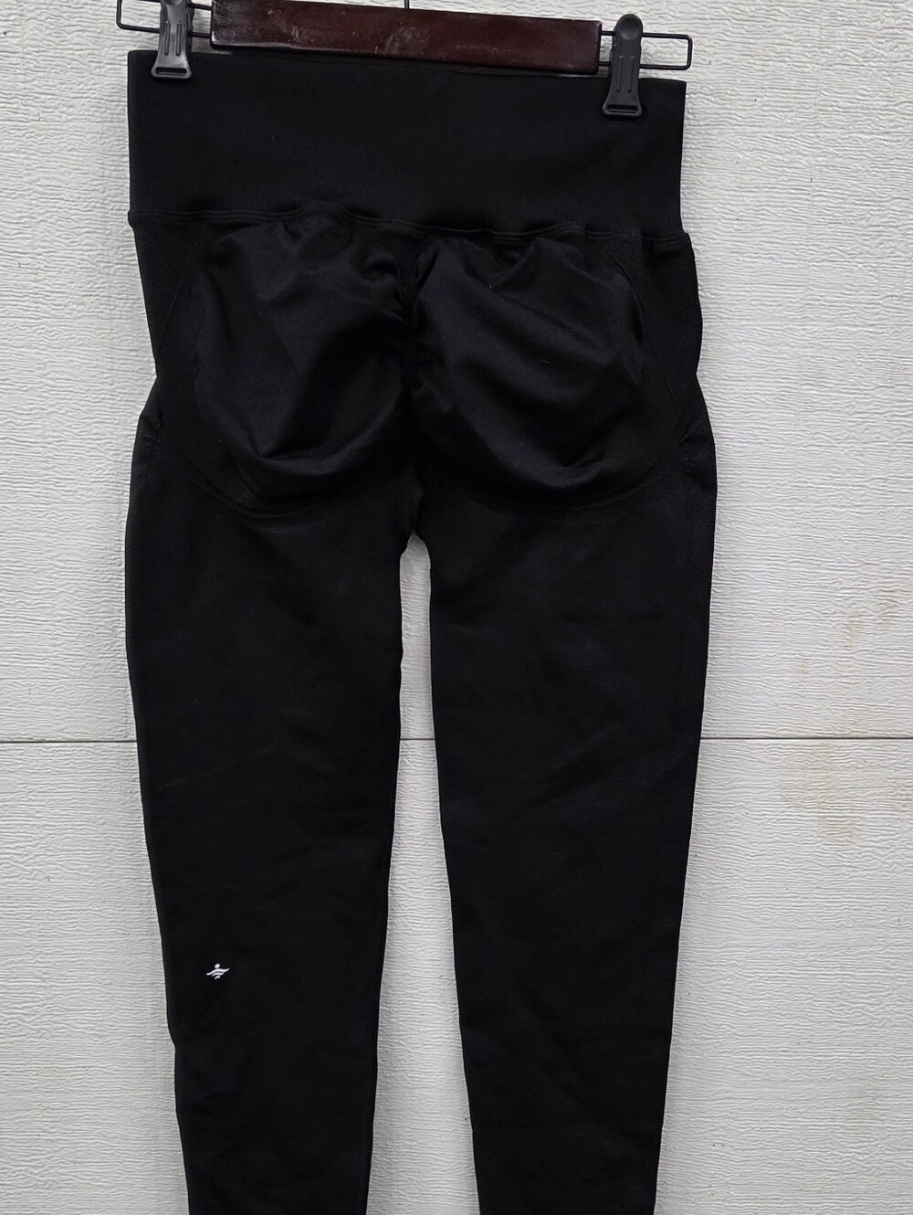 Halara black large compression butt lifting butt scrunch pin dot leggings NWOT - Picture 5 of 10